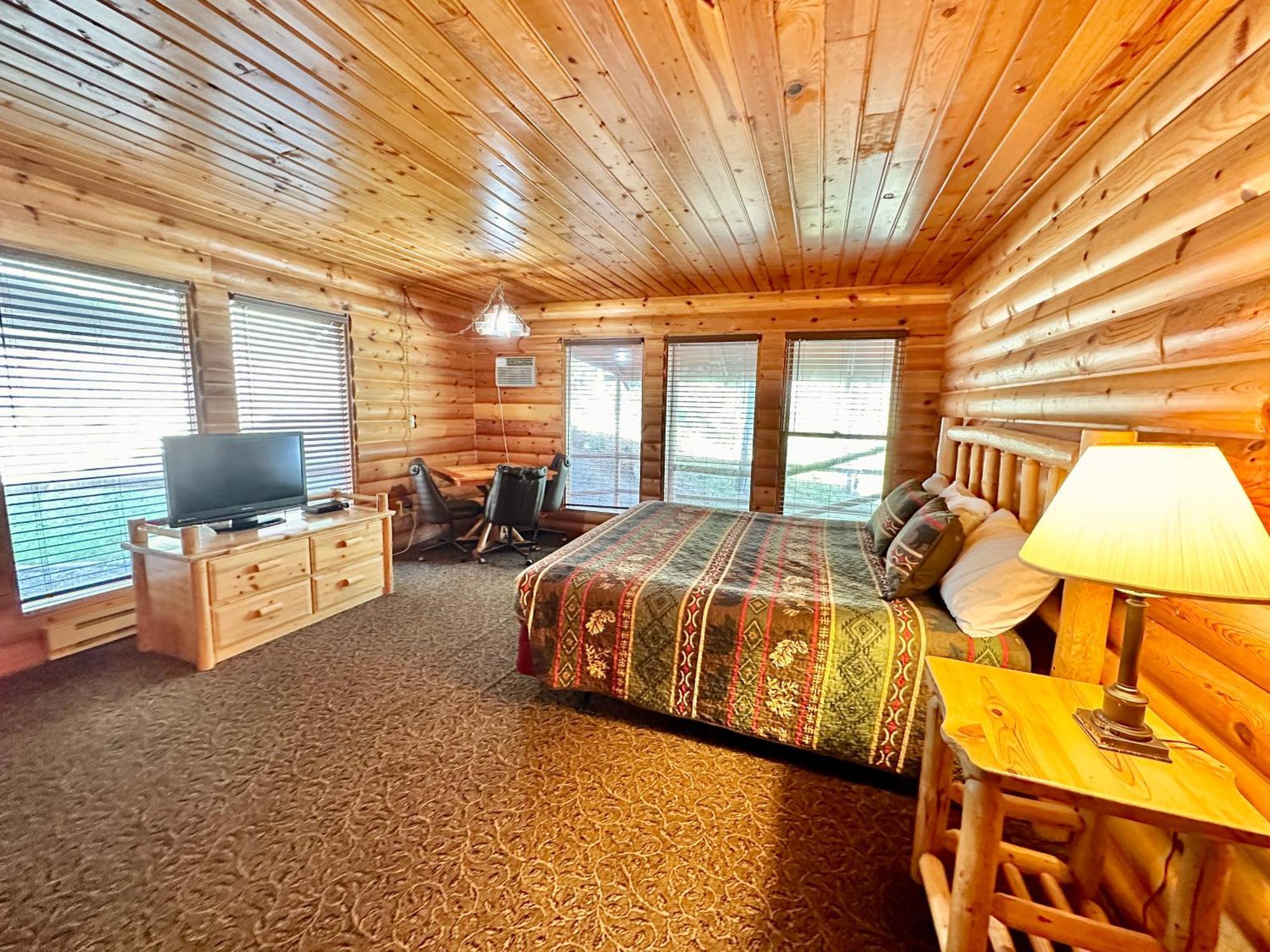 The Lodge At Lolo Hot Springs Εξωτερικό φωτογραφία