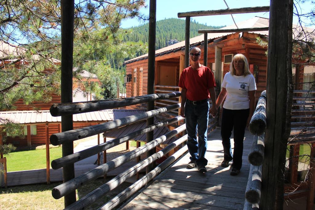 The Lodge At Lolo Hot Springs Εξωτερικό φωτογραφία